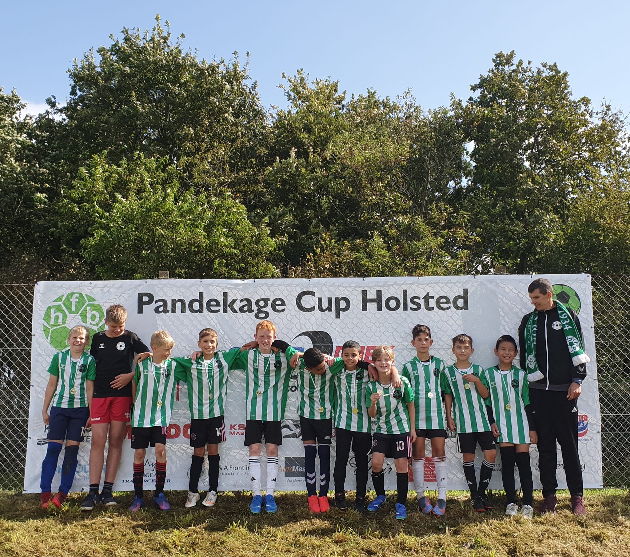 Vindere foran Pandekage Cup Holsted-banneret